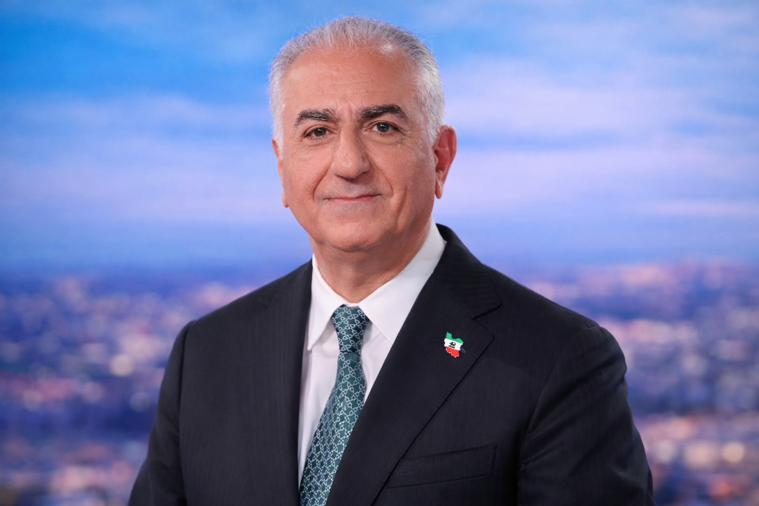 رضا پهلوی: برای گذار، همکاری با برخی نیروهای درون حکومت ممکن است