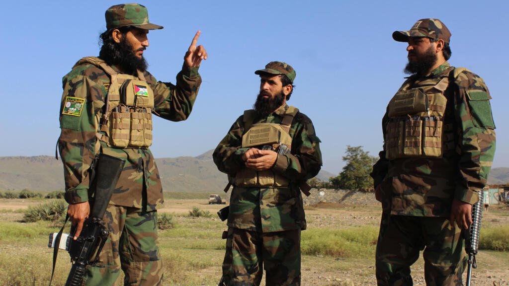 Les talibans affirment avoir tué quatre soldats pakistanais à la frontière