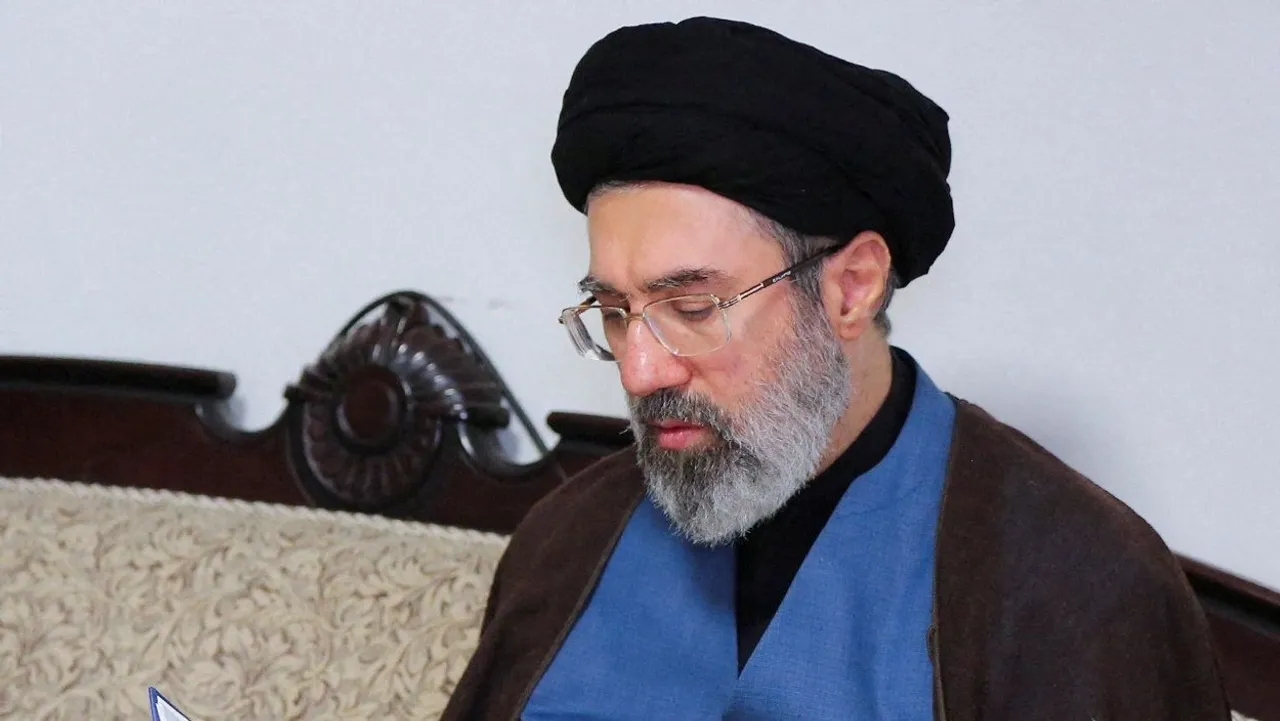 مجتبی خامنه‌ای در نخستین پیام: انتقام حملات علیه ایران ادامه خواهد یافت