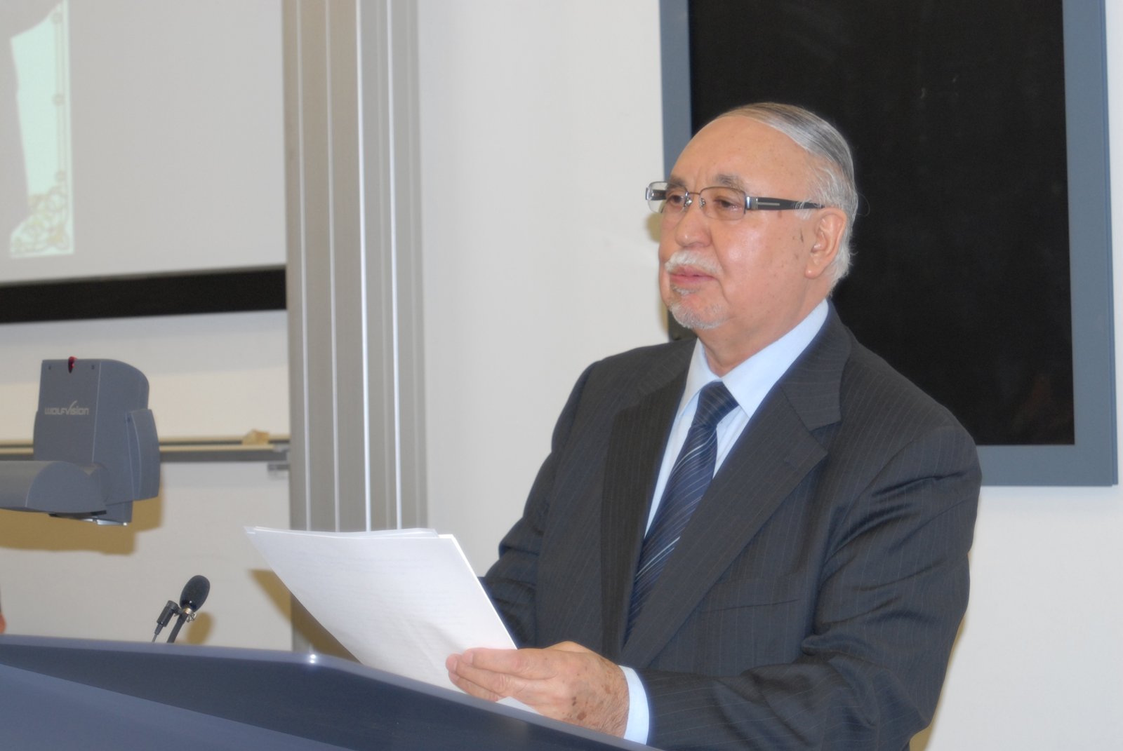 سلطان علی کشتمند، نخست‌وزیر پیشین افغانستان درگذشت