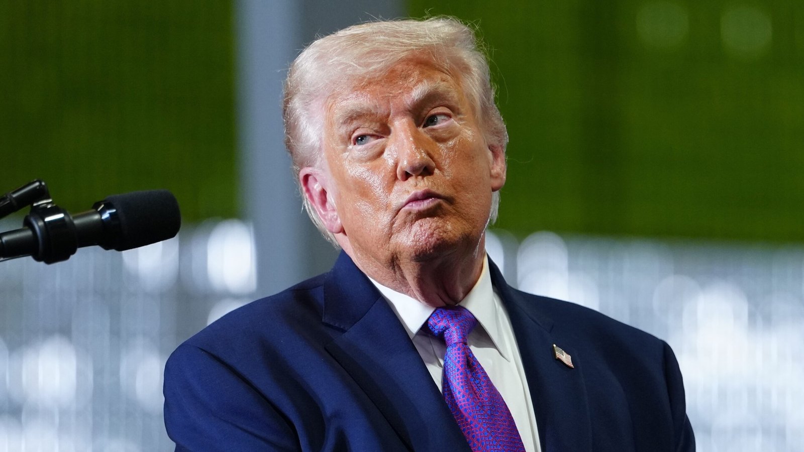 Trump promet de « détruire complètement » le régime iranien