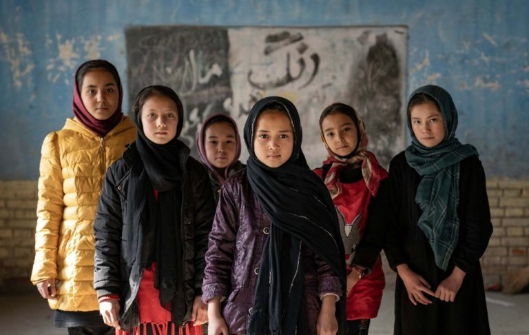 L’Union européenne appelle au retour des filles afghanes à l’école à l’occasion de Nowruz