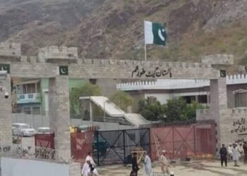 در پی بازگشایی گذرگاه تورخم، شماری از مهاجران اجازه عبور یافتند