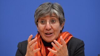 سیما سمر: مردان افغانستان در برابر محرومیت زنان مقاومت نکرده‌اند