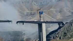 ترامپ از حمله به یک پل بزرگ در ایران خبر داد