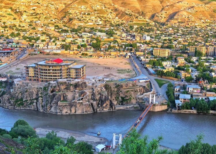 خشونت علیه کادر صحی؛پرستار زن در شفاخانه بدخشان لت‌وکوب شد
