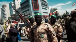 تنش بر سر تنگه هرمز؛ ایران بر عدم بازگشایی تأکید کرد