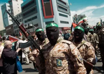 تنش بر سر تنگه هرمز؛ ایران بر عدم بازگشایی تأکید کرد