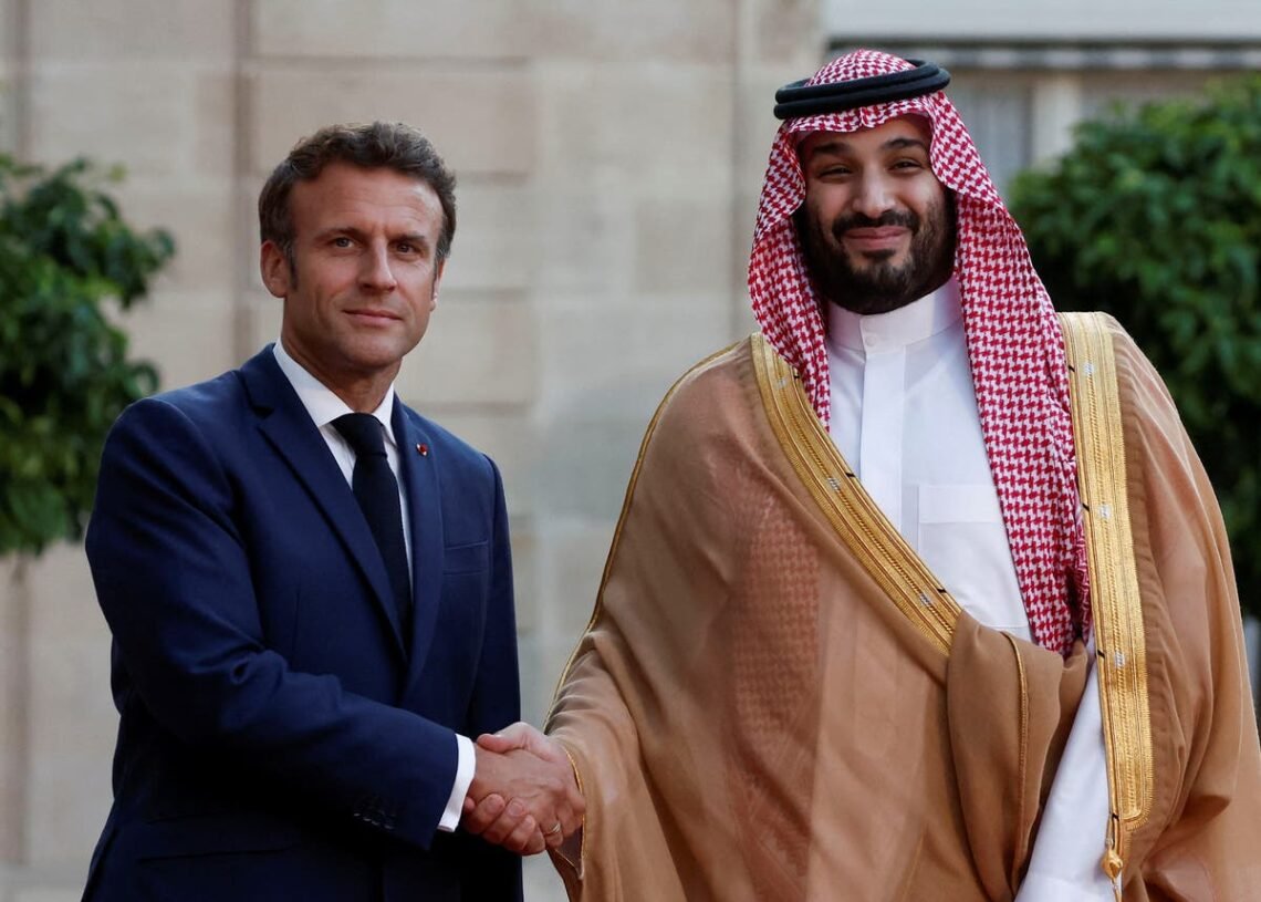 مکرون از هماهنگی نزدیک با ولیعهد عربستان خبر داد؛تأکید بر آتش‌بس و امنیت کشتیرانی در تنگه هرمز