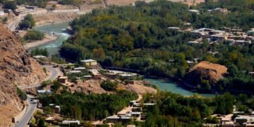واژگونی موتر در بدخشان؛۳ کشته و ۱۱ زخمی در فیض‌آباد