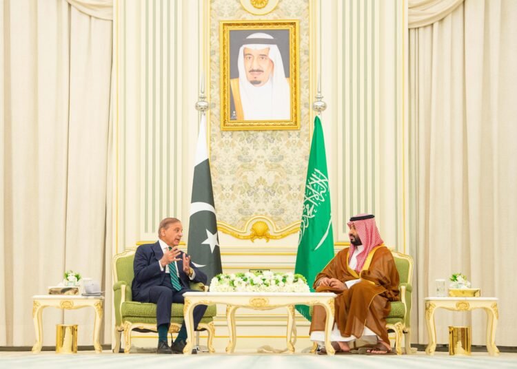 دیدار شریف و بن‌سلمان در ریاض؛تأکید بر کاهش تنش میان ایران و آمریکا