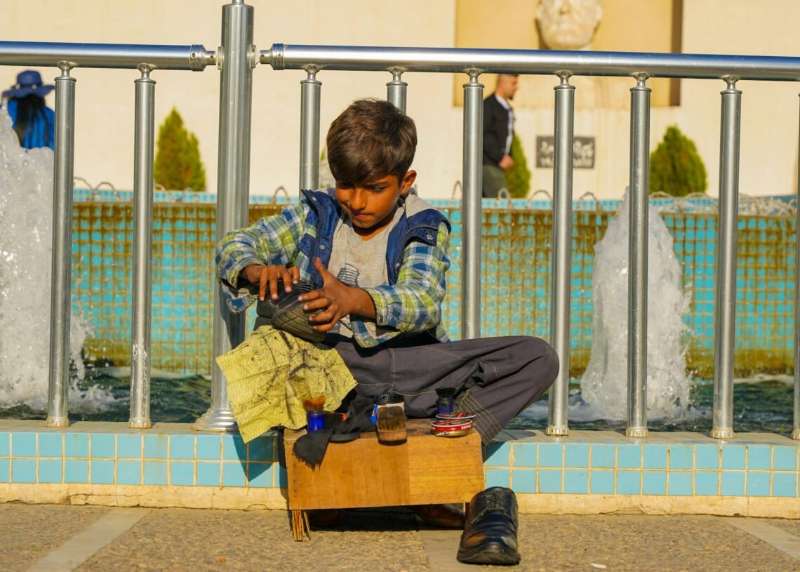 کودکان کار در کابل: فقر ما را از مکتب گرفت