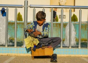 کودکان کار در کابل: فقر ما را از مکتب گرفت