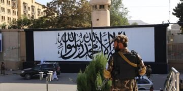 حضور جنگجویان مسلح طالبان در اماکن عمومی نگرانی شهروندان را افزایش داده است