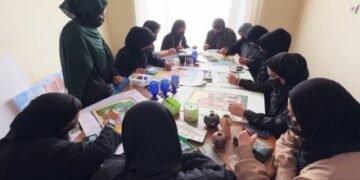 هنر؛ روزنه امید دختران محروم از آموزش در هرات