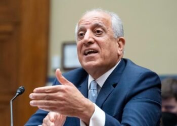 خلیل‌زاد: پاکستان به طیاره‌های نظامی ایران اجازه پنهان‌شدن داده است
