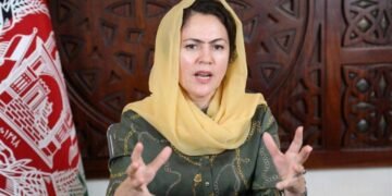 طالبان خانه فوزیه کوفی را مصادره و سه تن از بستگانش را بازداشت کردند