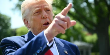 ترامپ: جنگ با ایران پایان یافته، اما فشار بر تهران ادامه دارد