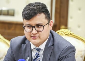 تمیم عاصی: پاکستان دیکتاتوری نظامی است؛ افغانستان صاحب دارد