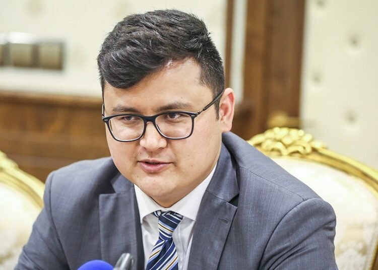 تمیم عاصی: پاکستان دیکتاتوری نظامی است؛ افغانستان صاحب دارد