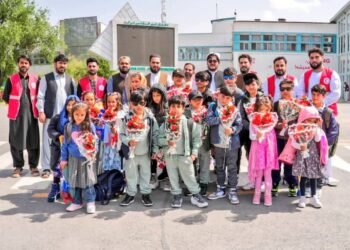۱۹ کودک افغان پس از درمان در آلمان به کشور بازگشتند