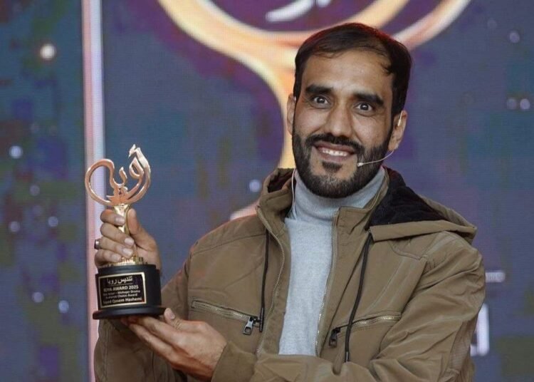 سازمان حمایت از رسانه‌های افغانستان از بازداشت یک خبرنگار افغان در پاکستان خبر داد