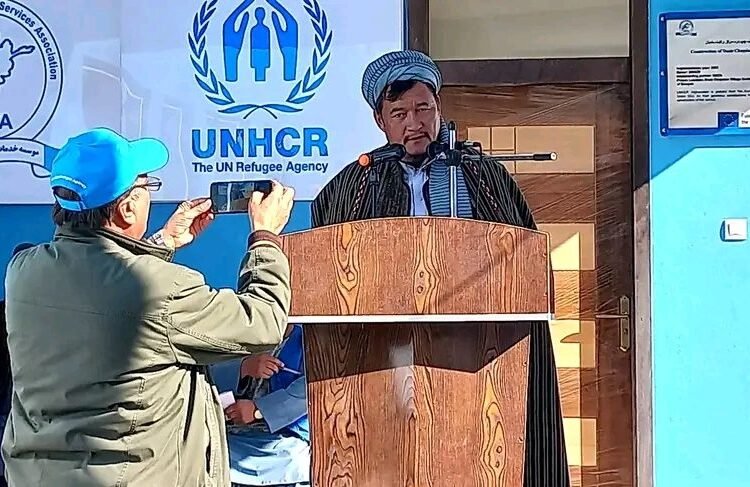 منابع: طالبان یک مقام آموزشی را در دایکندی بازداشت کردند