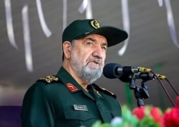 محسن رضایی: مدیریت تنگه هرمز حق قانونی ایران برای تأمین امنیت ملی است