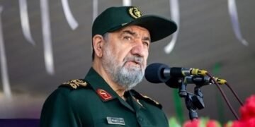 محسن رضایی: مدیریت تنگه هرمز حق قانونی ایران برای تأمین امنیت ملی است