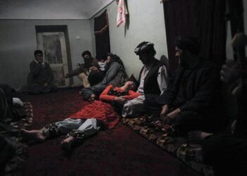 دیلی‌میل: پدیده بچه‌بازی در افغانستان همچنان ادامه دارد