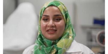 پزشک افغان پس از چهار سال انتظار در هالند: از رویای طب دست نمیکشم