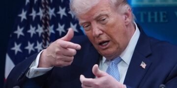 ترامپ: ممکن است بهزودی دستور حملات جدید به زیرساختهای ایران را صادر کنم