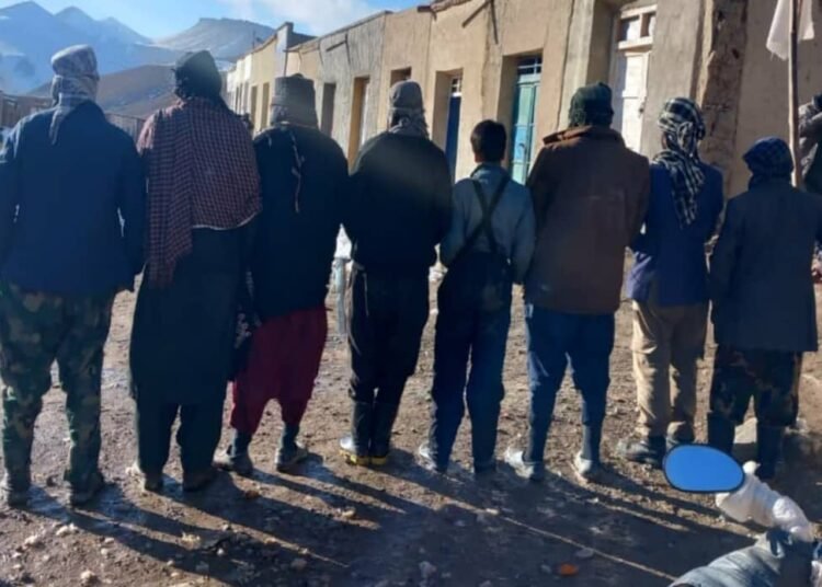 منابع: طالبان حدود ۷۰ بزرگ محلی را پس از دعوت به گفتوگو در غور بازداشت کردهاند