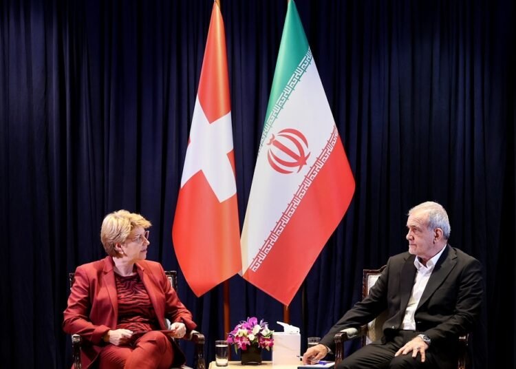 برن از برگزاری نشست مقدماتی ایران و آمریکا با حضور میانجیگران خبر داد