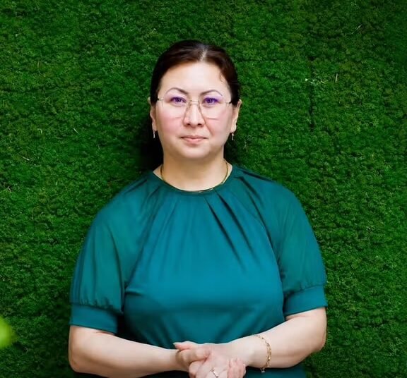 نسیبه دیتبار، زن افغانتبار، برای ورود به پارلمان سویدن نامزد شد