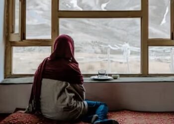 همسر یک نظامی پیشین از دادگاه کیفری بینالمللی خواست حکم بازداشت هبتالله را اجرا کند