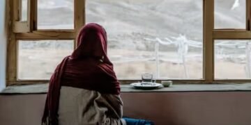 همسر یک نظامی پیشین از دادگاه کیفری بینالمللی خواست حکم بازداشت هبتالله را اجرا کند