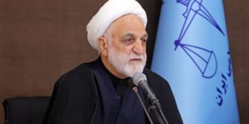 رئیس قوه قضائیه ایران مراسم تشییع علی خامنهای را نشانه حمایت مردمی از حکومت دانست