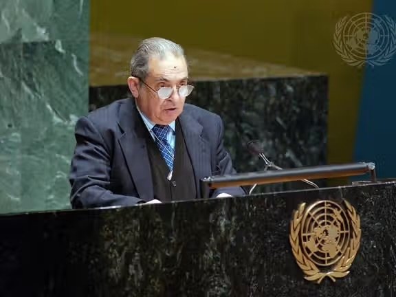 عبدالغفور روان فرهادی، دیپلومات برجسته افغانستان، در ۹۶ سالگی درگذشت