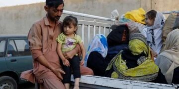 پزشکان بدون مرز از پاکستان خواست اخراج اجباری مهاجران افغان را متوقف کند