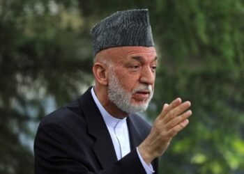 حامد کرزی: حفظ استقلال افغانستان با جوانان دانش‌آموخته، چه دختر و چه پسر، ممکن است