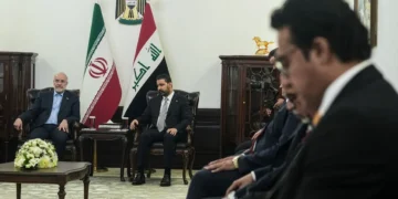 ایران به نفتکشهای عراق برای عبور از تنگه هرمز مجوز ویژه داد