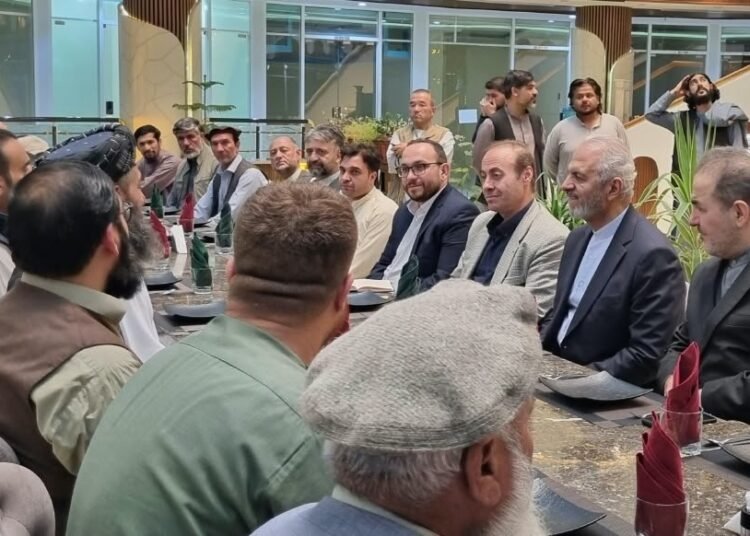 ایران در کابل به‌دنبال گسترش همکاری اقتصادی با بازرگانان